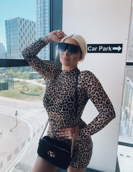 Apollonia Llewellyn onlyfans page