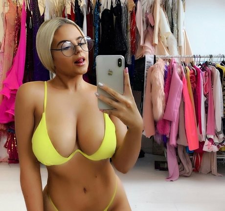 Apollonia Llewellyn xxx onlyfans