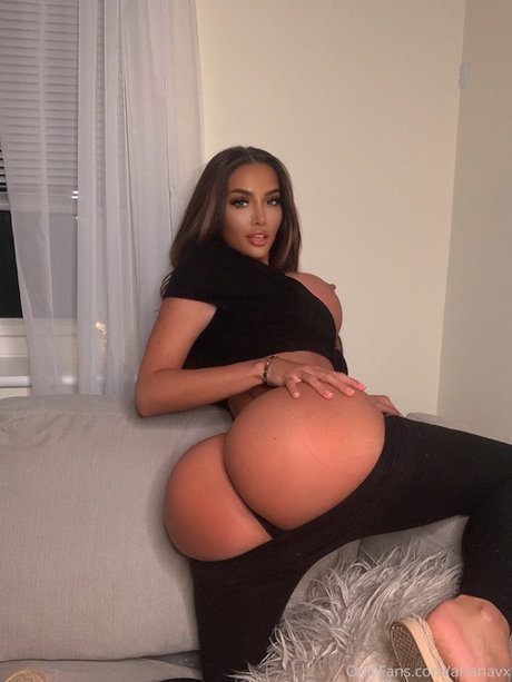 Arianna vx onlyfans ass