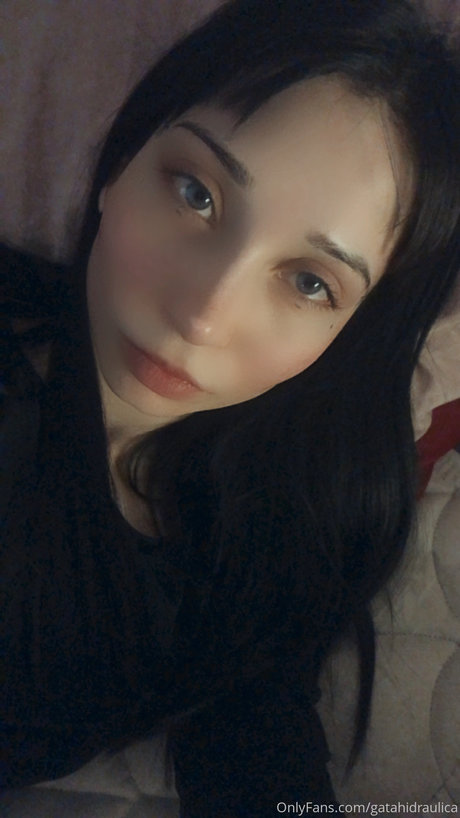 Khavesot strip onlyfans