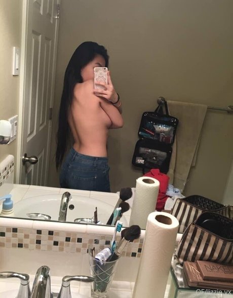 Lizzievx free only fans