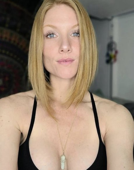 AKGINGERSNAPS only fans leaks