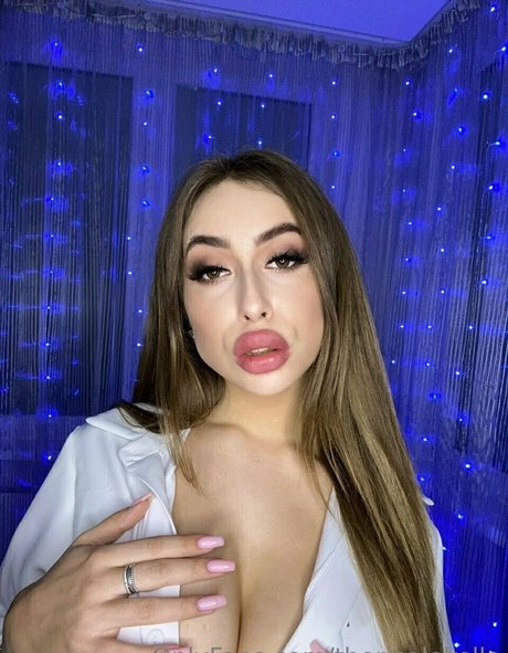 Ricole Kelle desnuda onlyfans