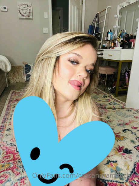 _Cassandra Mae Davis naked onlyfans leak