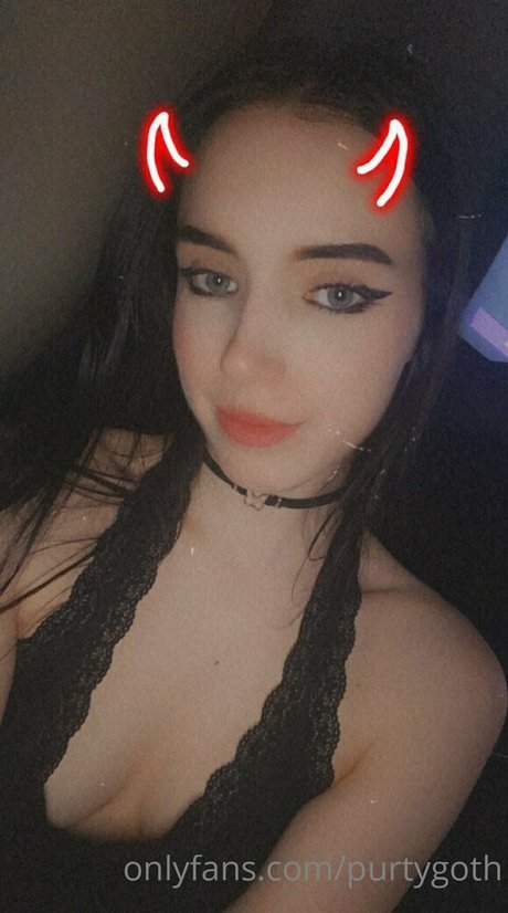 Purtygoth onlyfans model