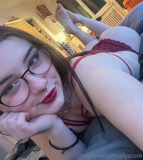 Alya Lore onlyfans x