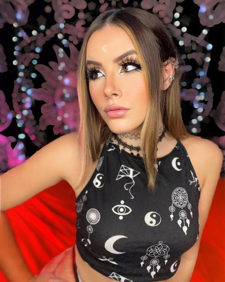 lunarys nudes only fans