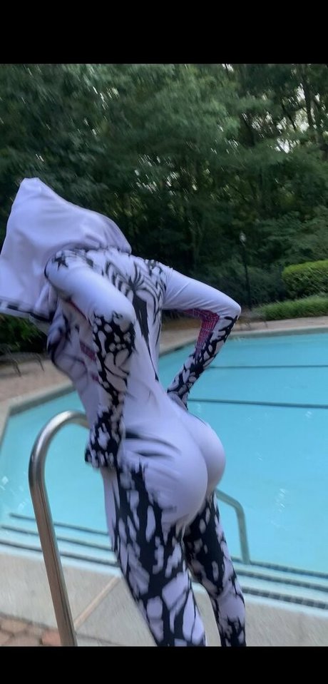 realmilesandgwen onlyfans content