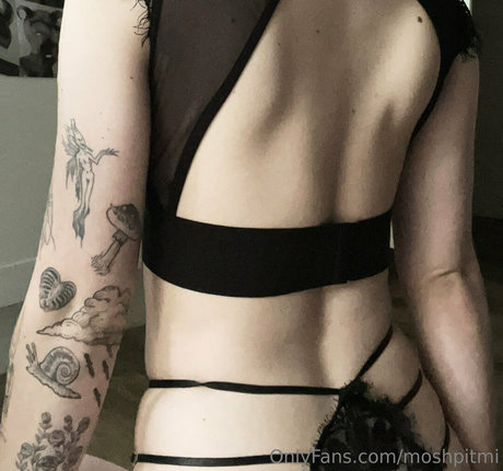 Moshpitmi leaked only fans