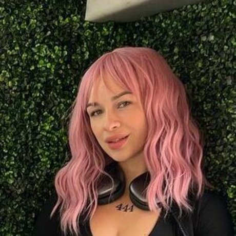 lindseyparanormal onlyfans nude pics