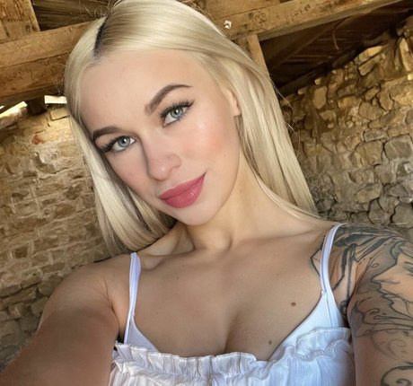 lindseyparanormal onlyfans explicit content