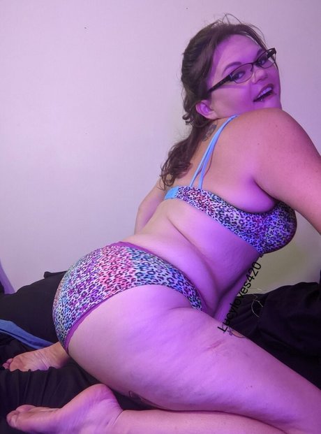 Lucy Stoner onlyfans ass