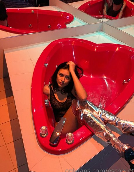 escobutt onlyfans naked