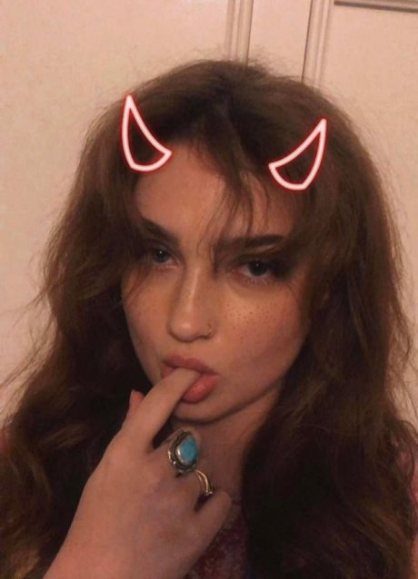 Scarlett Somebody nudes onlyfans leak