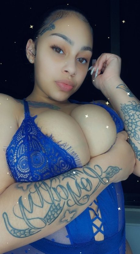 FineAssYonna leaked onlyfans pictures