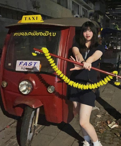 ZhouYiQin onlyfans joi