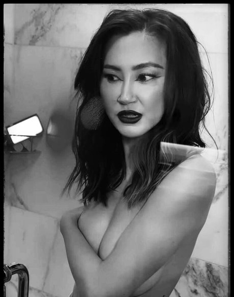 Kimiko Glenn nudes onlyfans leak