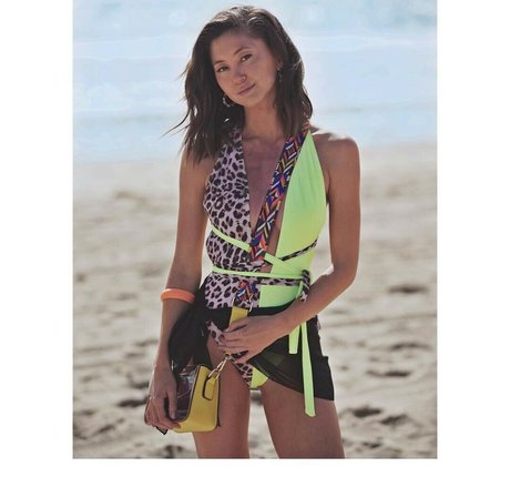 Kimiko Glenn only fans leaks