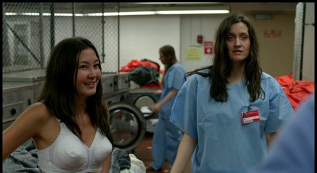 Kimiko Glenn nude leak onlyfans