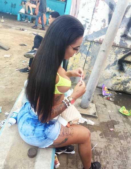 Rutielly Zagner onlyfans tits