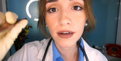 Sarah Lavender onlyfans sextape leak