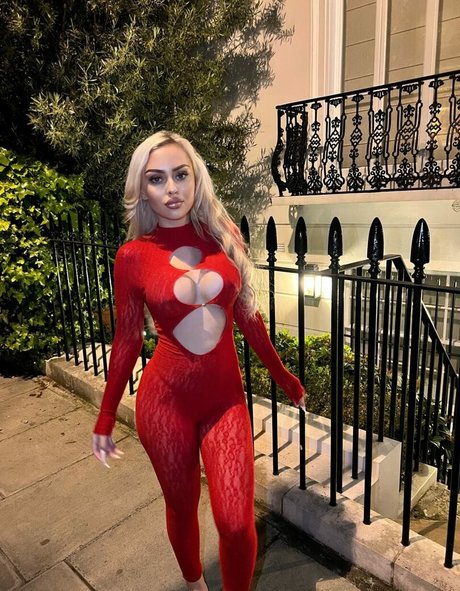 Alicia Bell onlyfans nude pics