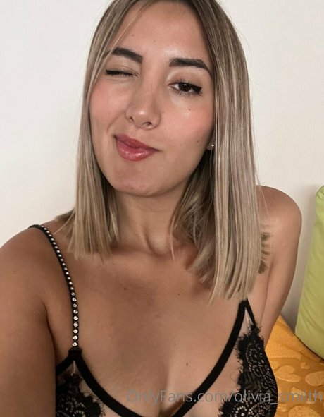 oliviasmiithfree onlyfans pics