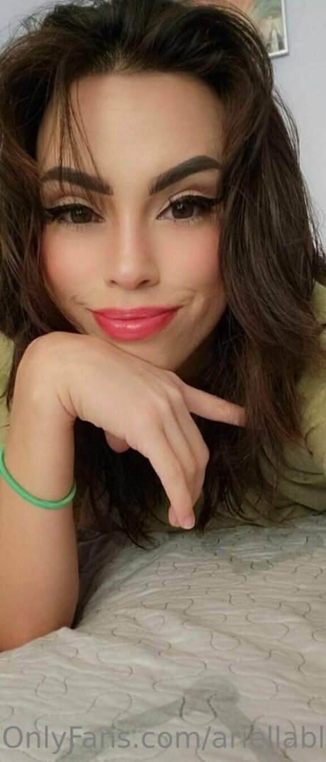 ariellabloom onlyfans nude leaked