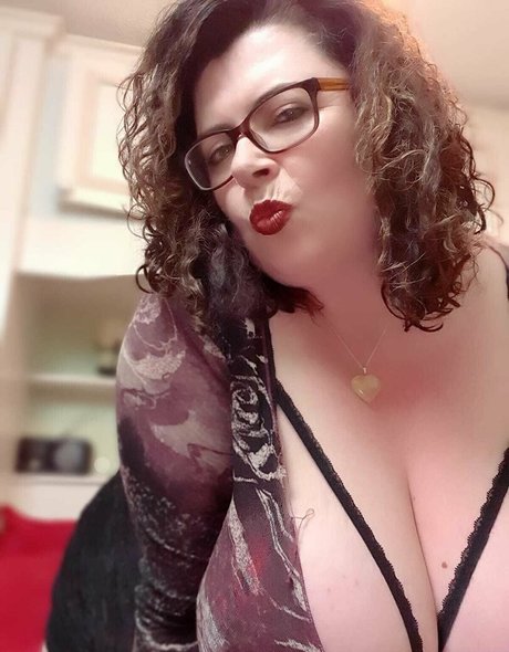 maturebustymom onlyfans sex leaked