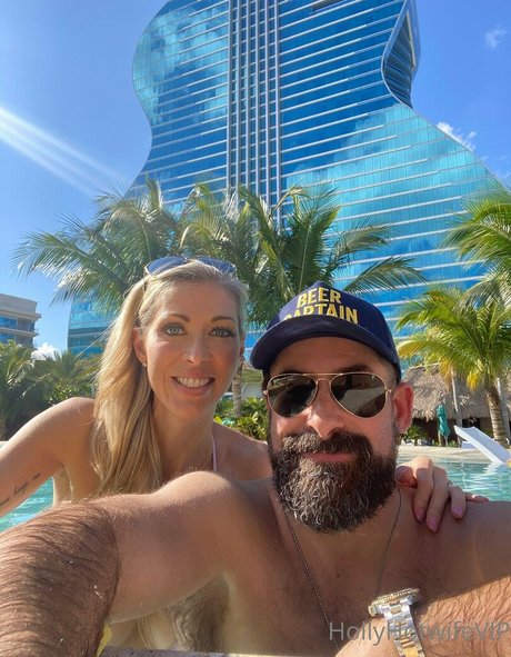 hollyhotwifevip tits onlyfans