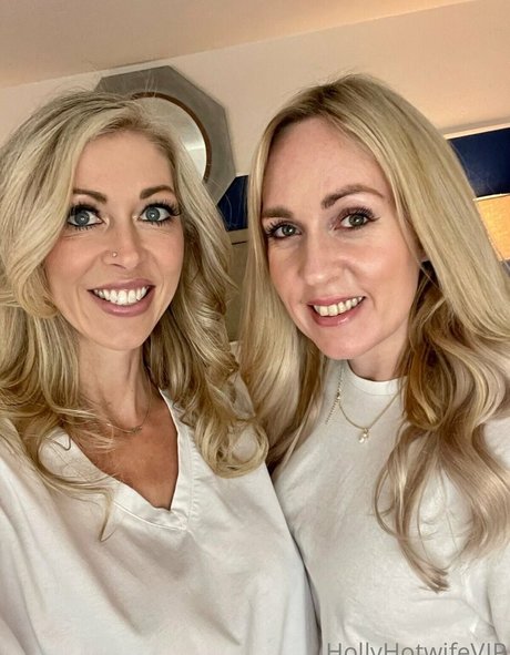 hollyhotwifevip onlyfans leaks nude