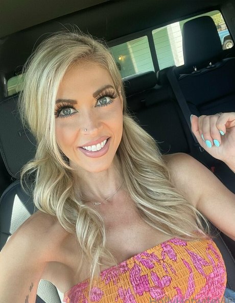 hollyhotwifevip onlyfans leaka