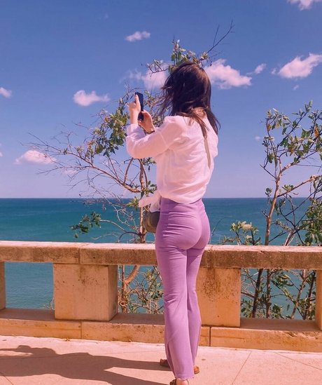 Laura Anne onlyfans nude pics