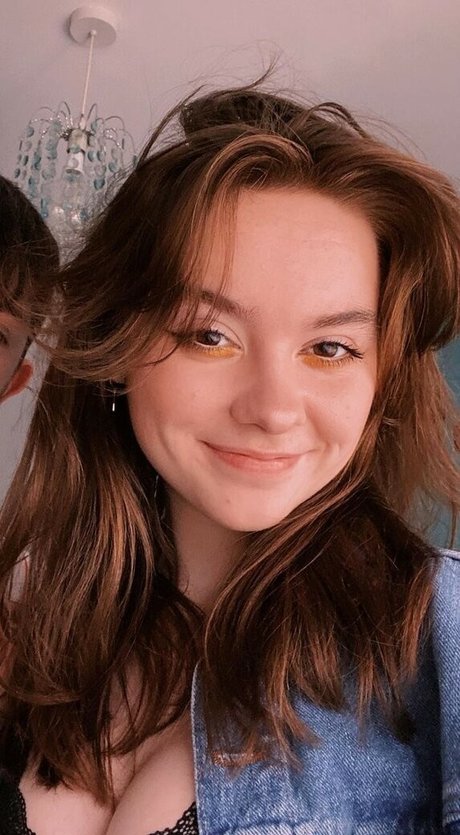 Laura Anne nude onlyfans leaks