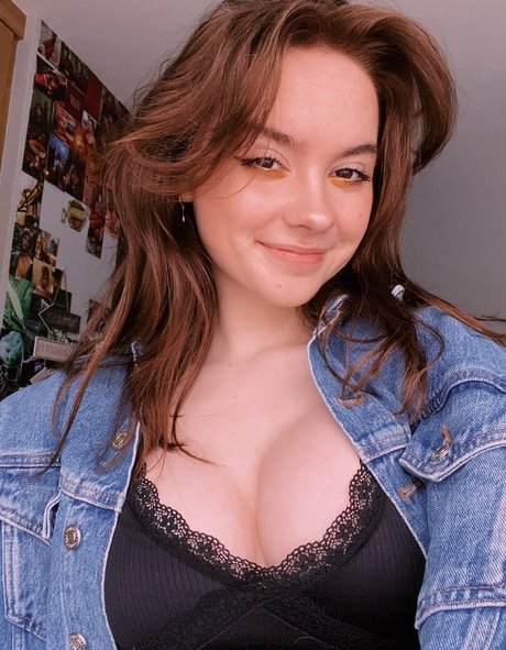 Laura Anne onlyfans nude leak