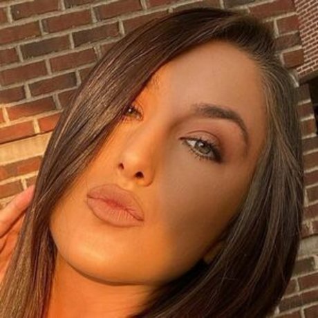 Audralee1k onlyfans leaked.