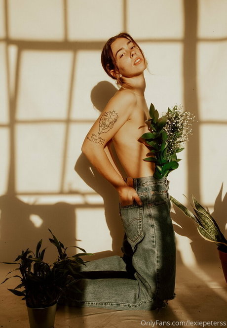 Lexiepeterss onlyfans pic