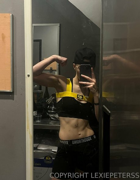 Lexiepeterss onlyfans nude