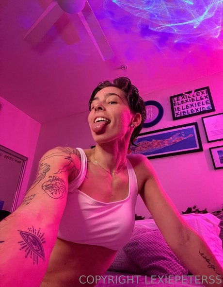Lexiepeterss naked onlyfans pics