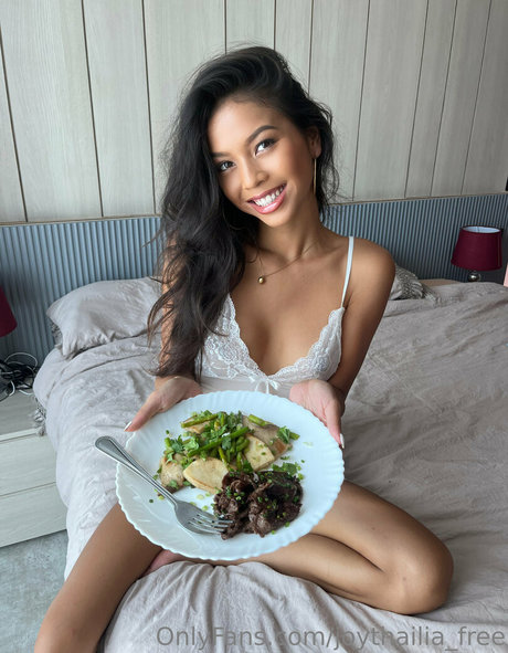 joythailia free nude on onlyfans