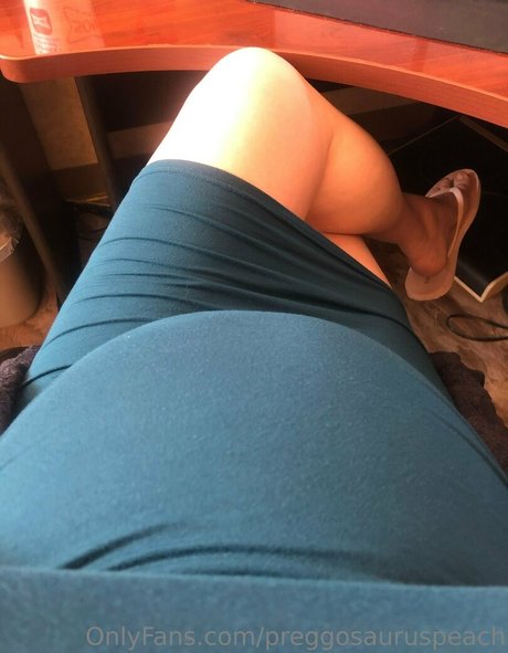preggosauruspeach nude onlyfans leak