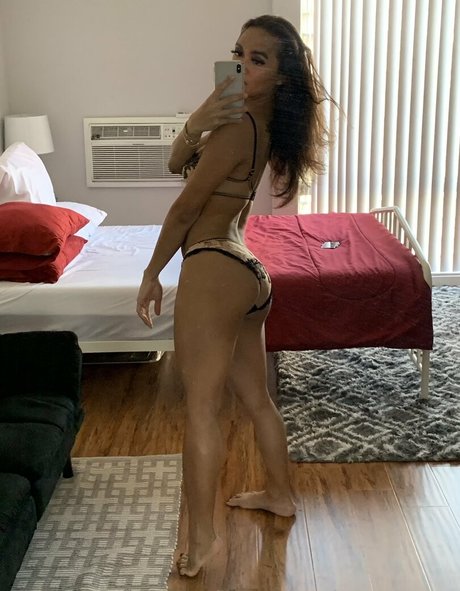 andreazhay nude onlyfans leaked