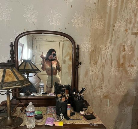 Bea Miller Profile pic