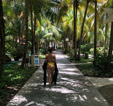 Chloe Smart onlyfans free content