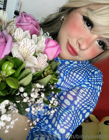 binyvalentin onlyfans boobs
