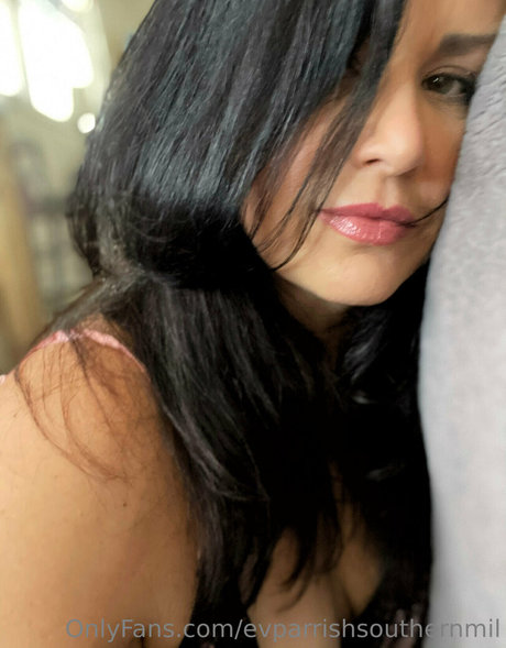 evparrishsouthernmil onlyfans pics