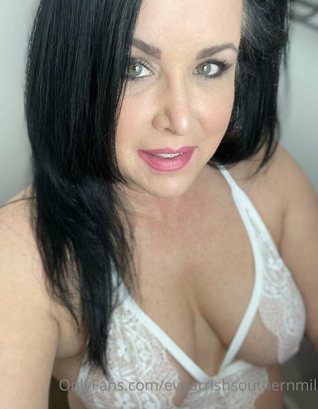 evparrishsouthernmil onlyfans boobs