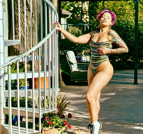 Miss Charlie Pearl Profile pic