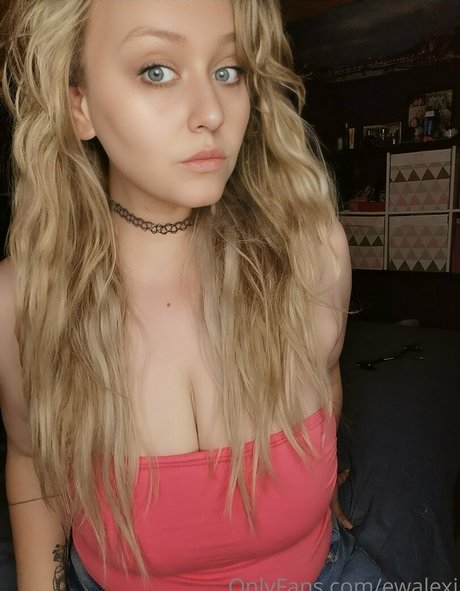 ewalexi onlyfans content