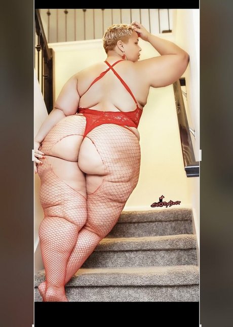 RedThunderThighz onlyfans pic